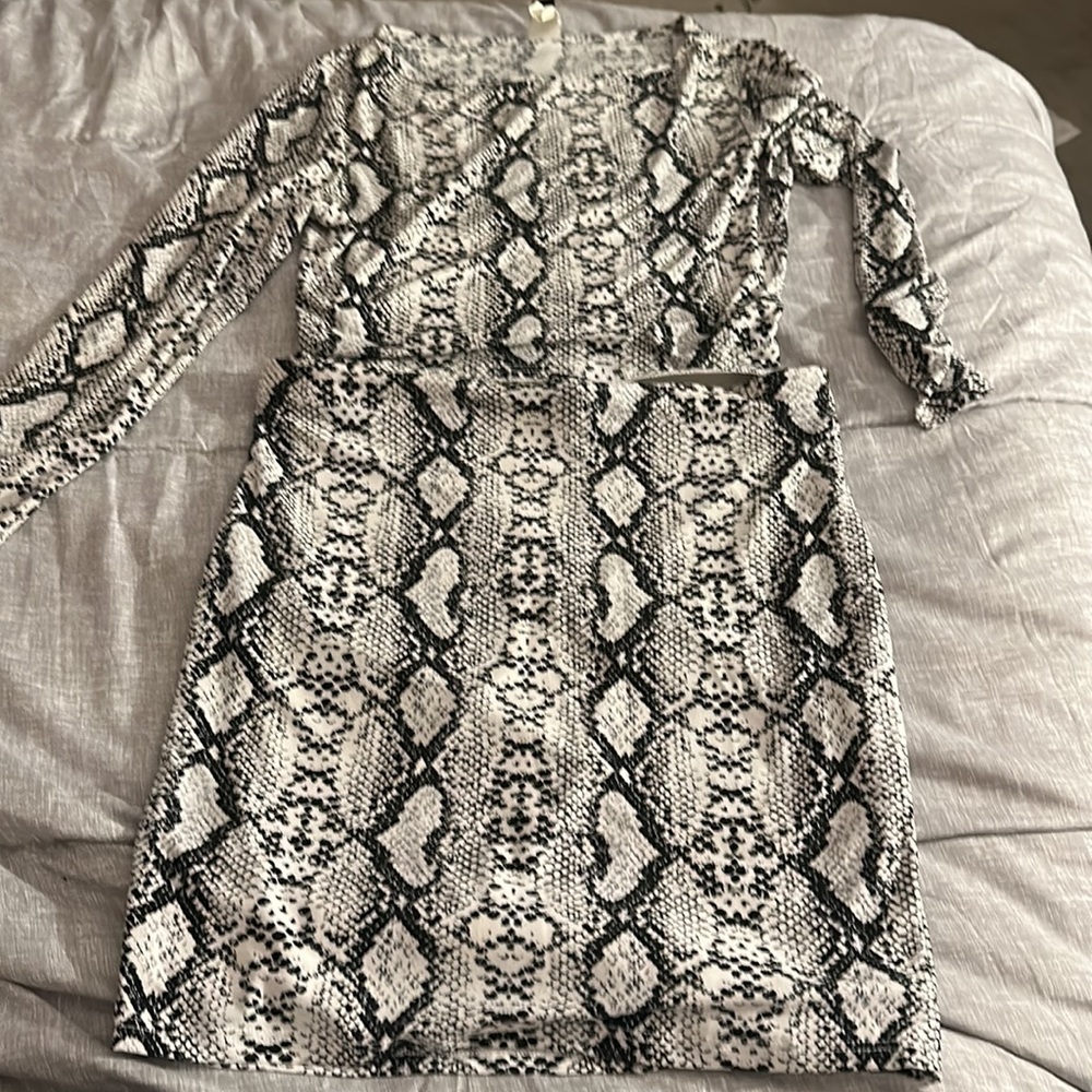 Brand new two piece set